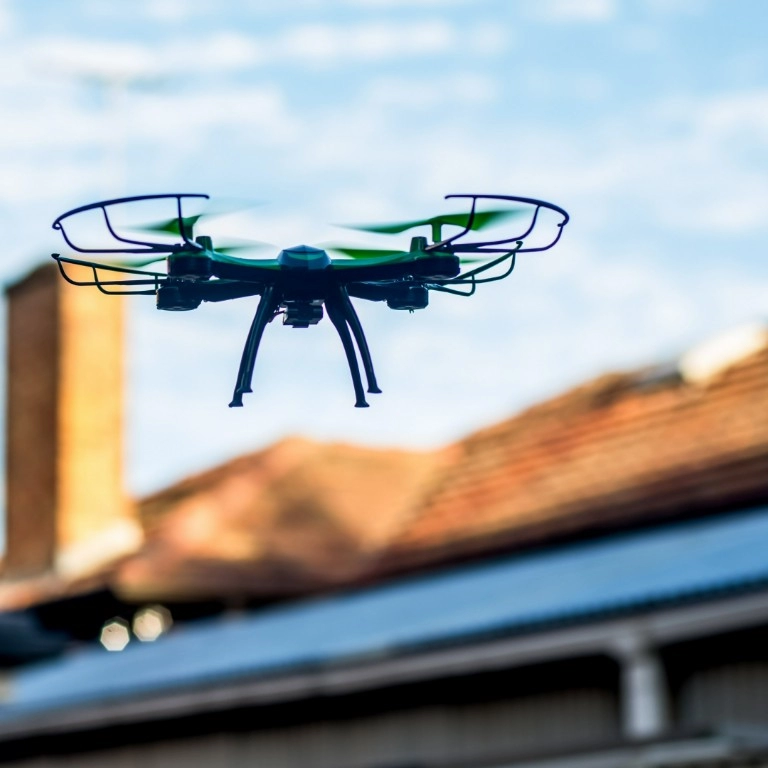 Inspekcja dachu dronem